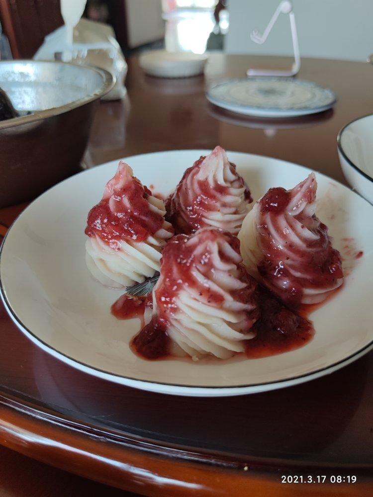 自制草莓酱酸奶