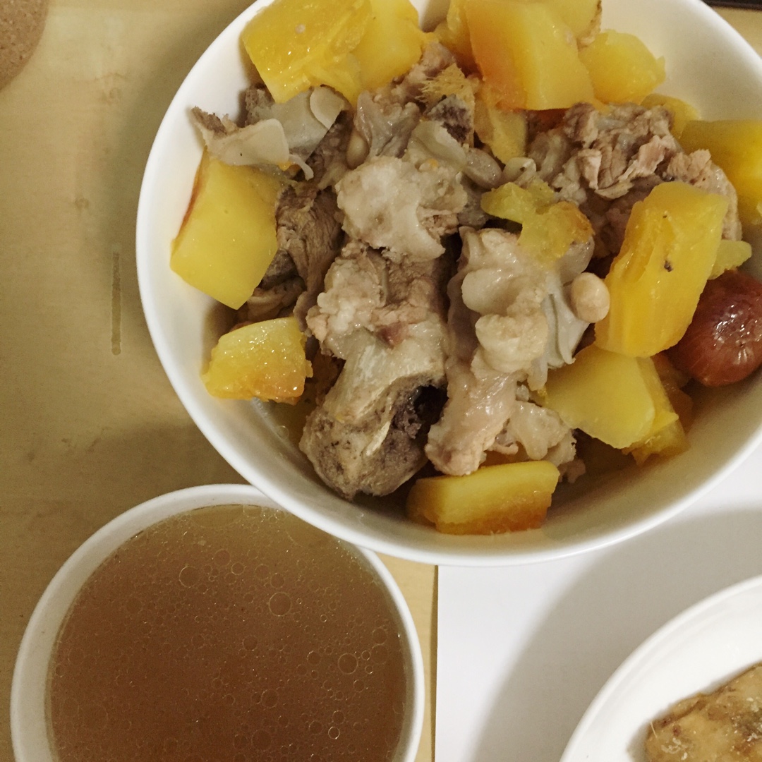 木瓜花生猪骨汤