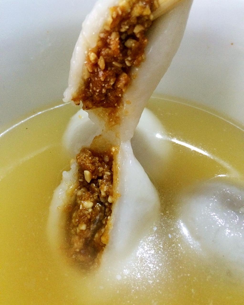 花生黑芝麻汤圆