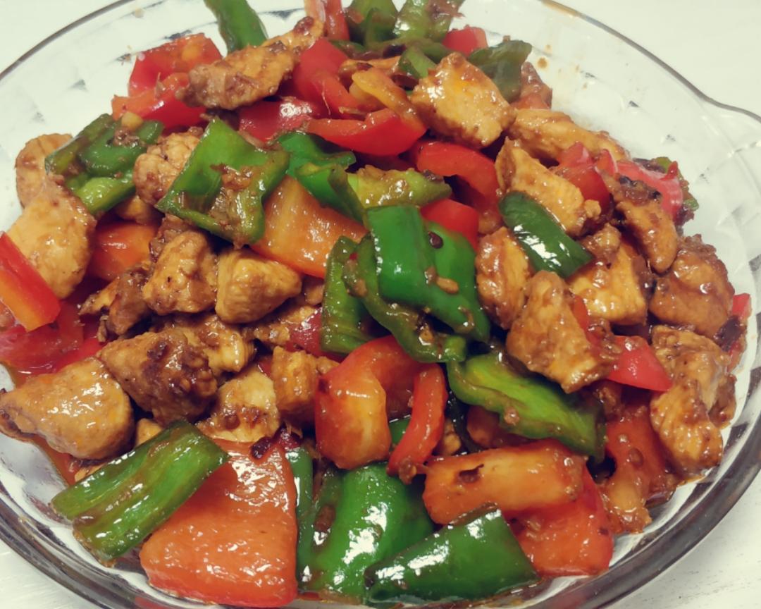 双椒炒鸡丁