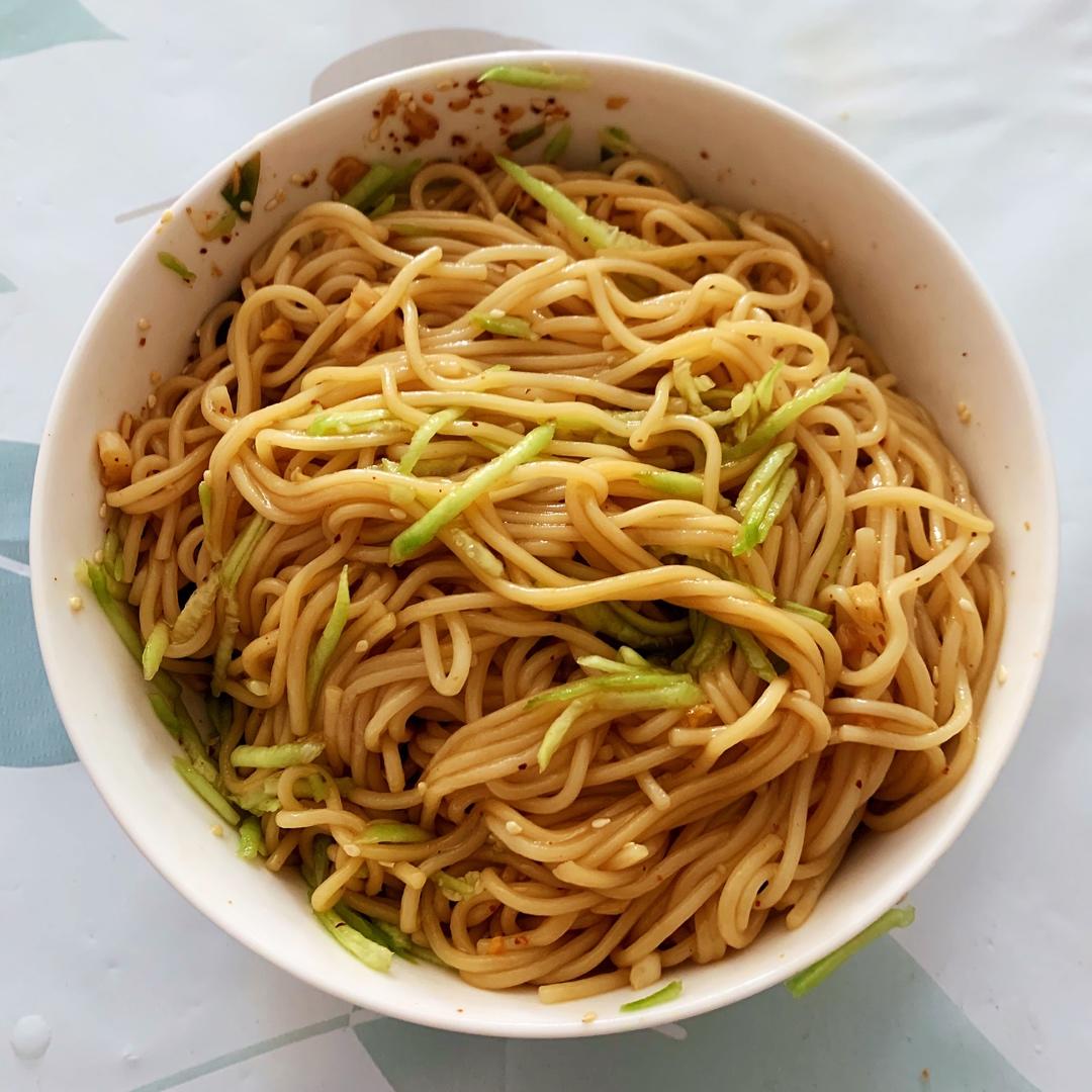 吃饱变小猪做的巨好吃92酸辣凉拌面75十分钟搞定简单快手75