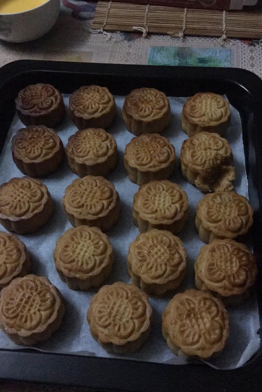 广式月饼——蛋黄莲蓉月饼