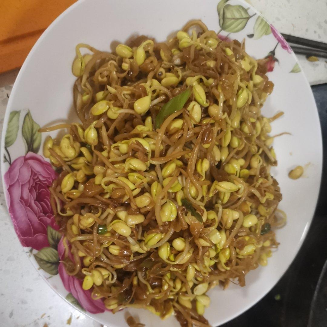 炒黄豆芽多加一步，锅气十足，孩子说太好吃了！