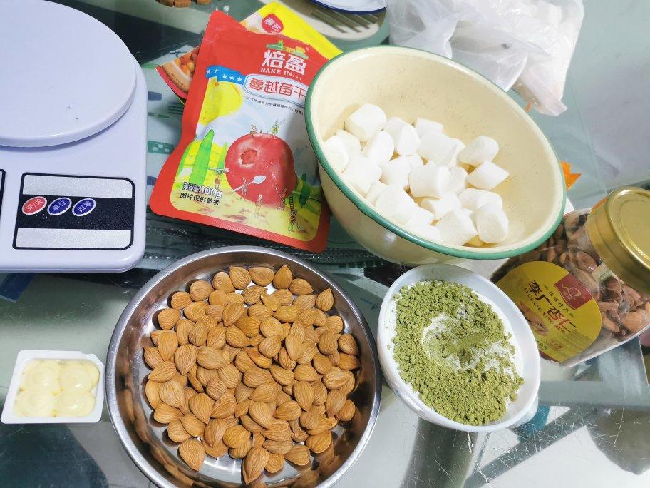 抹茶杏仁蔓越莓牛轧糖（不粘手哦）