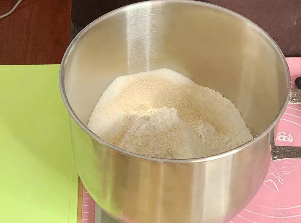 纯奶手撕吐司的做法 步骤1