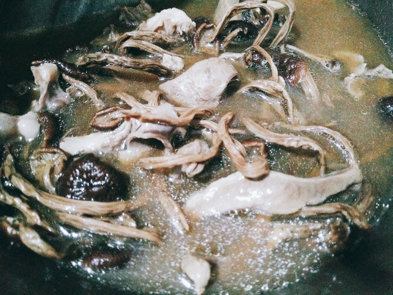 茶树菇猪心汤的做法