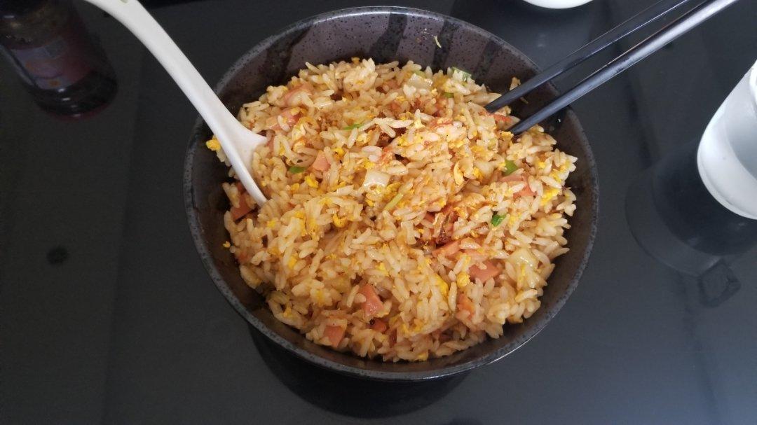 好吃到停不下来的酱油蛋炒饭