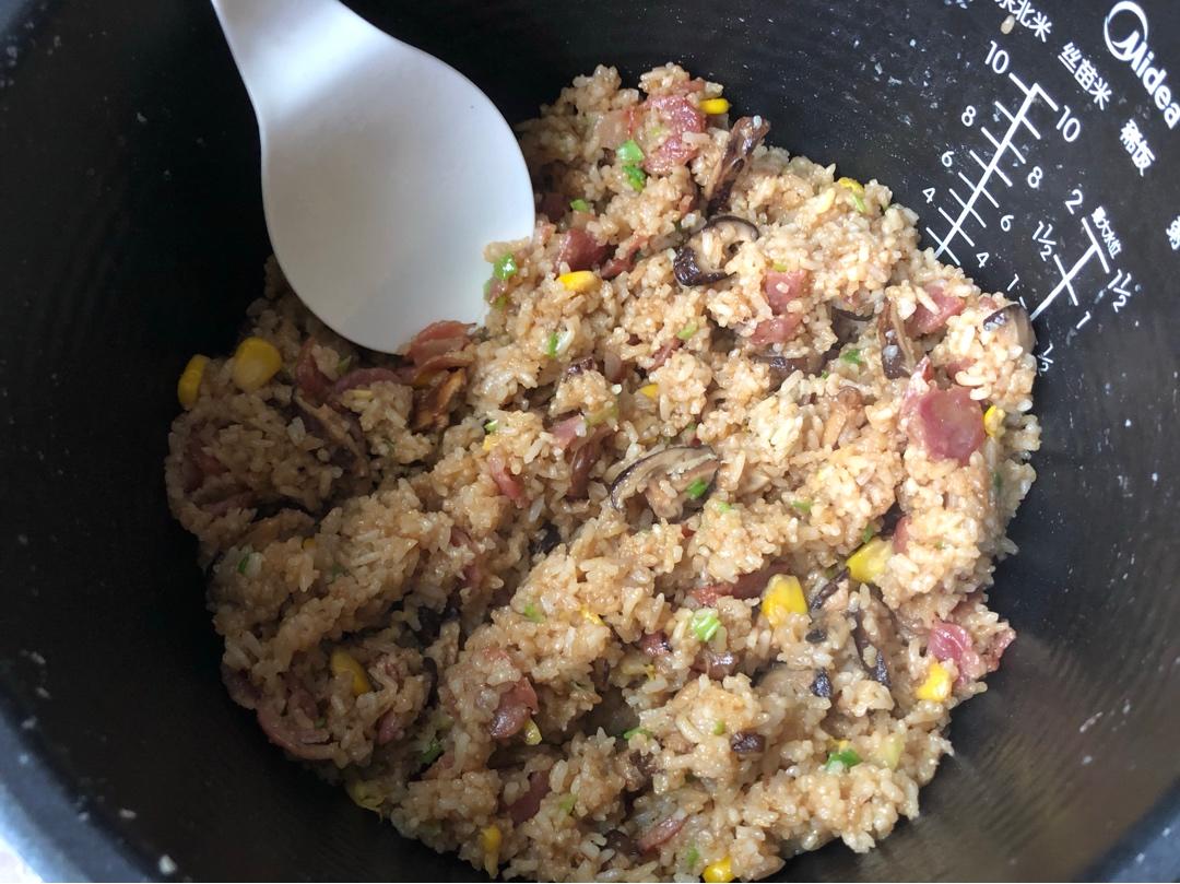 懒人必备～电饭煲腊肠焖饭