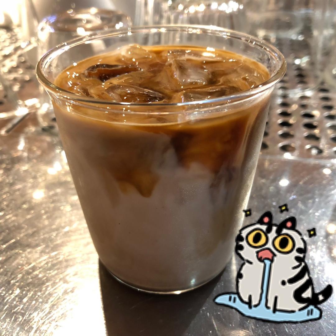 我好想喝冰冰的花蜜拿铁！！！[MATRIX COFFEE]
