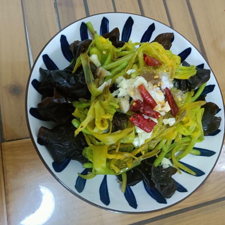 凉拌黄花菜的做法