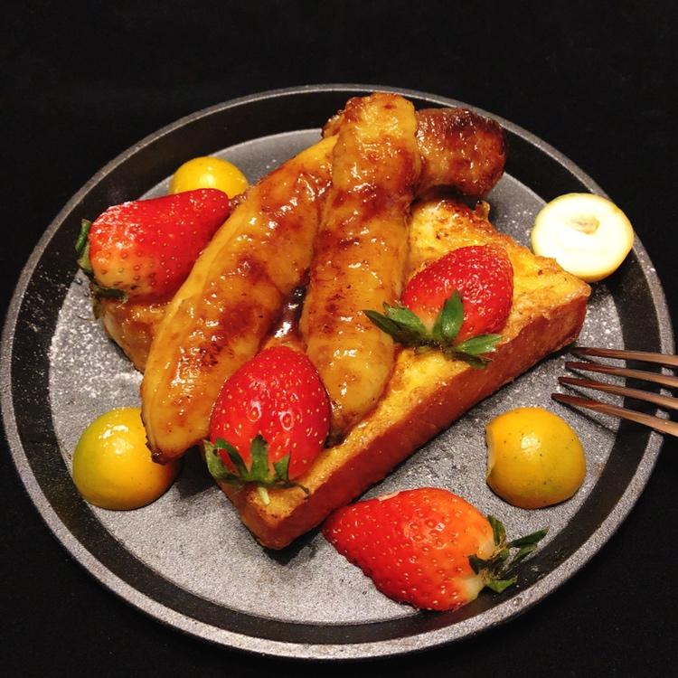 法式吐司配焦糖香蕉