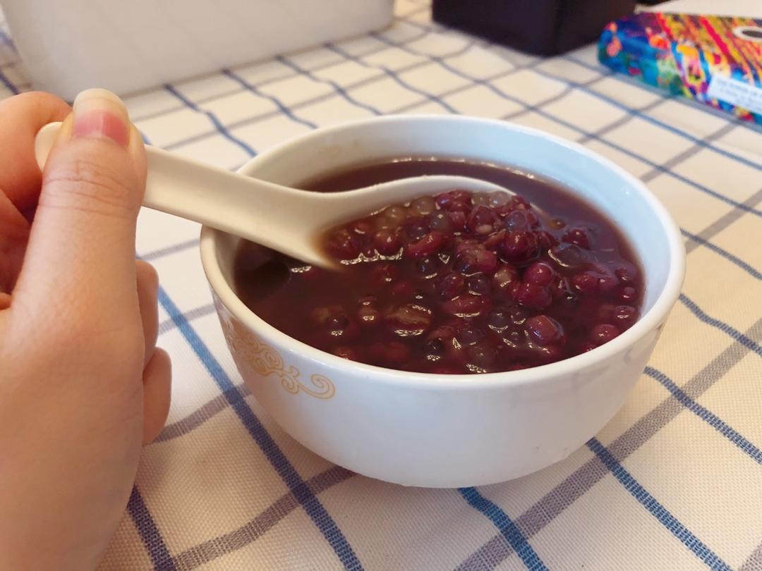 红豆西米露（减肥的宝宝可以吃的甜点哦）