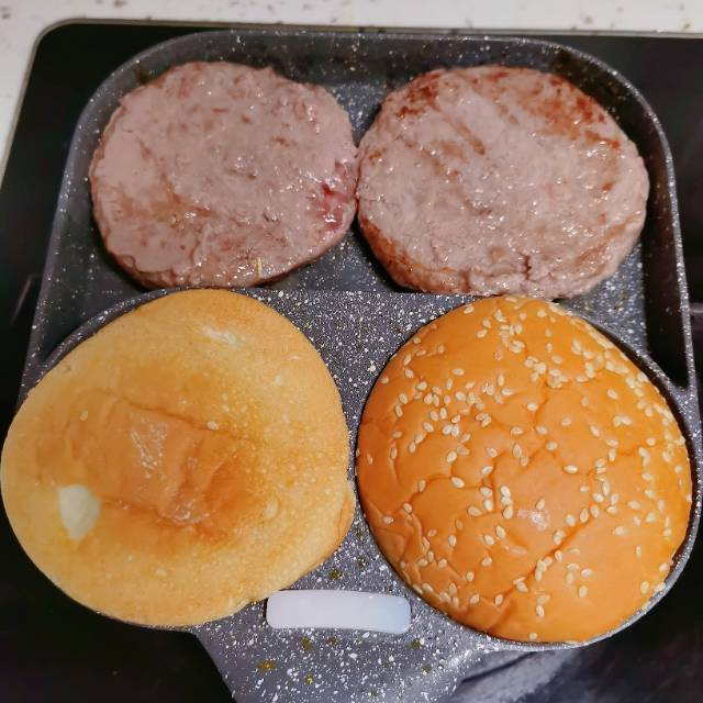 爆汁牛肉芝士汉堡