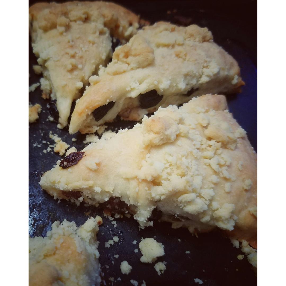 【视频】3分钟 奶油司康Scone(可能是世界上最快手的司康) 消耗淡奶油～