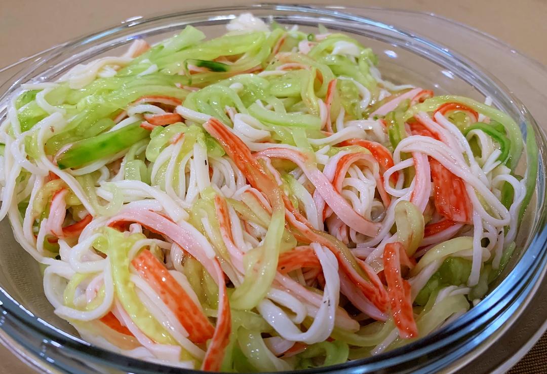 白皙同学做的凉拌蟹柳