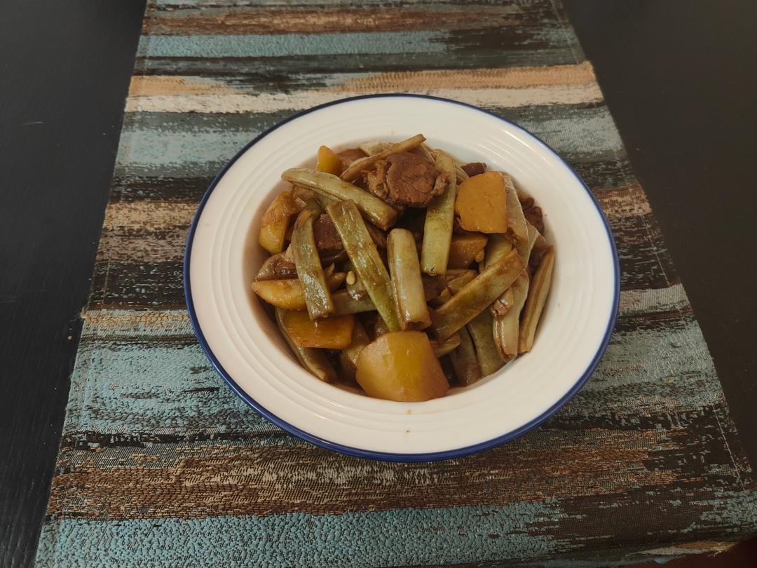 绝对正宗的东北土豆豆角炖五花肉