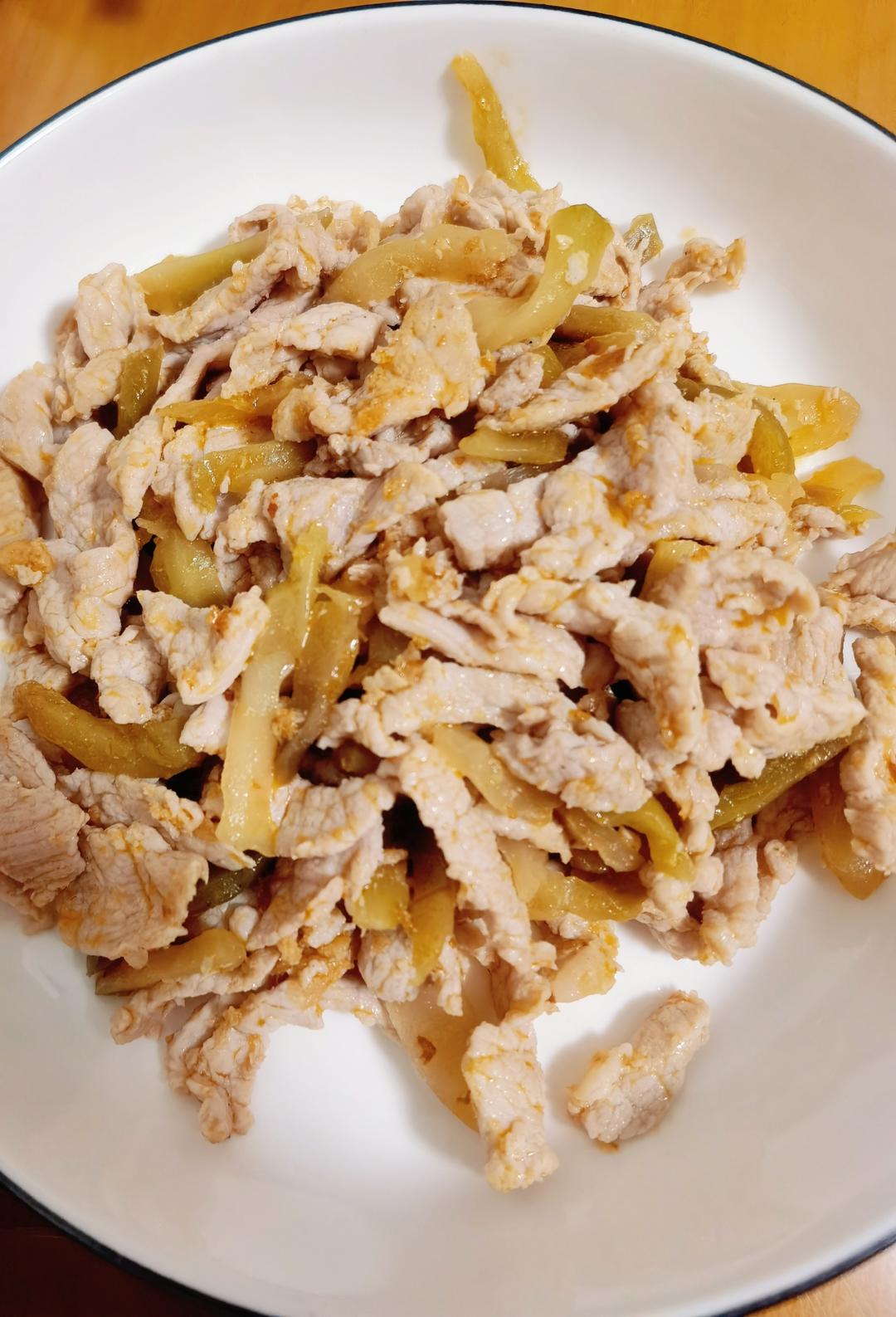 下饭神菜——榨菜炒肉丝！夹馒头yyds