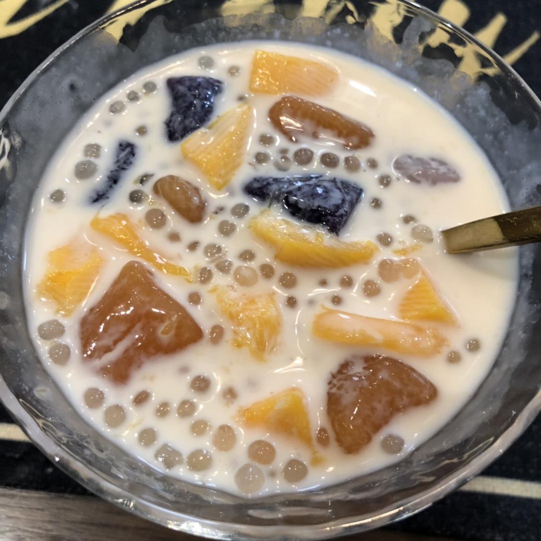 芋圆芒果椰汁西米露