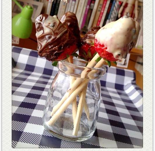 巧克力草莓伯爵的做法