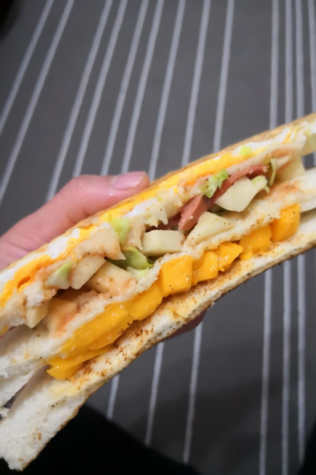 吐司鸡蛋芝士三明治！新做法！❤️
