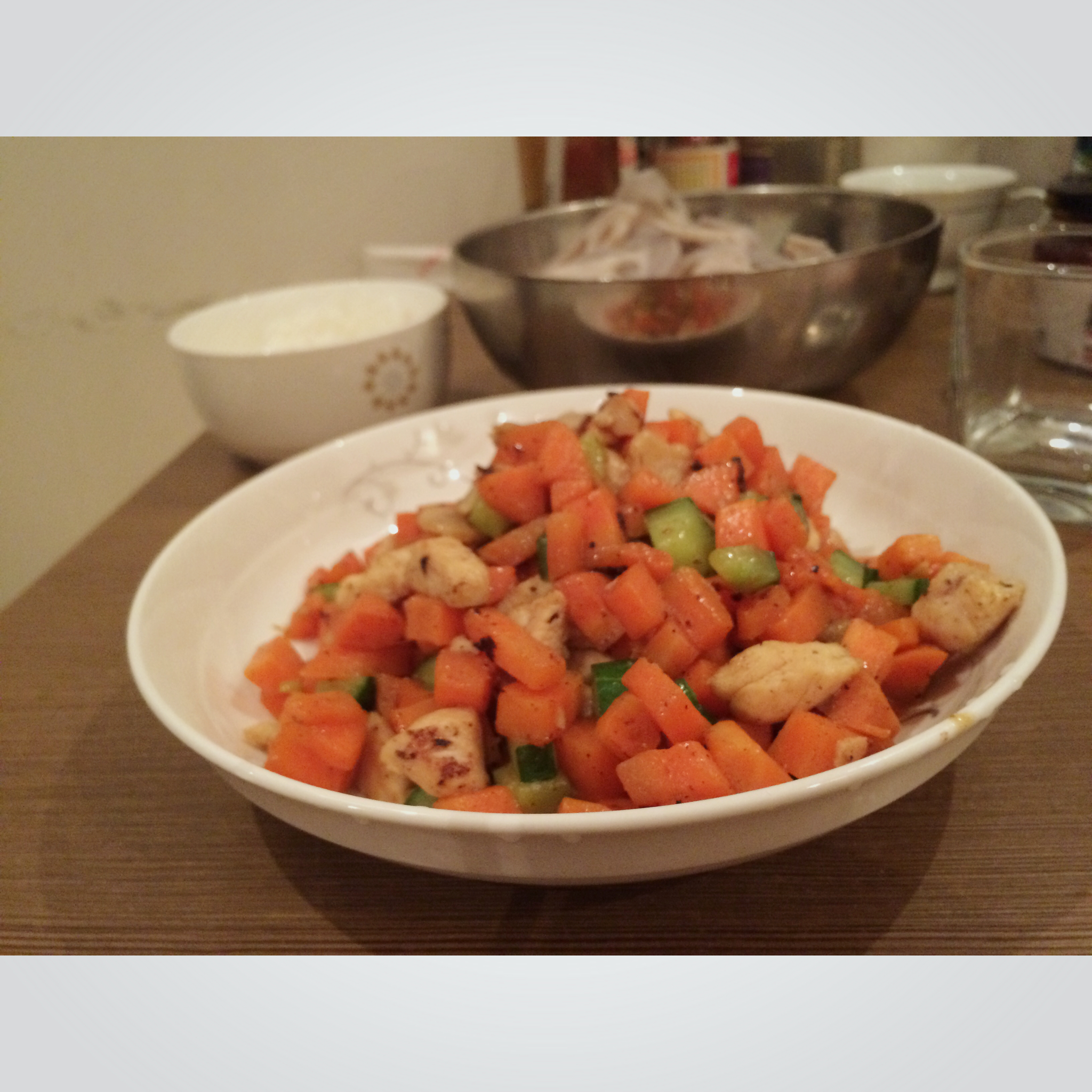 土豆胡萝卜炒鸡丁