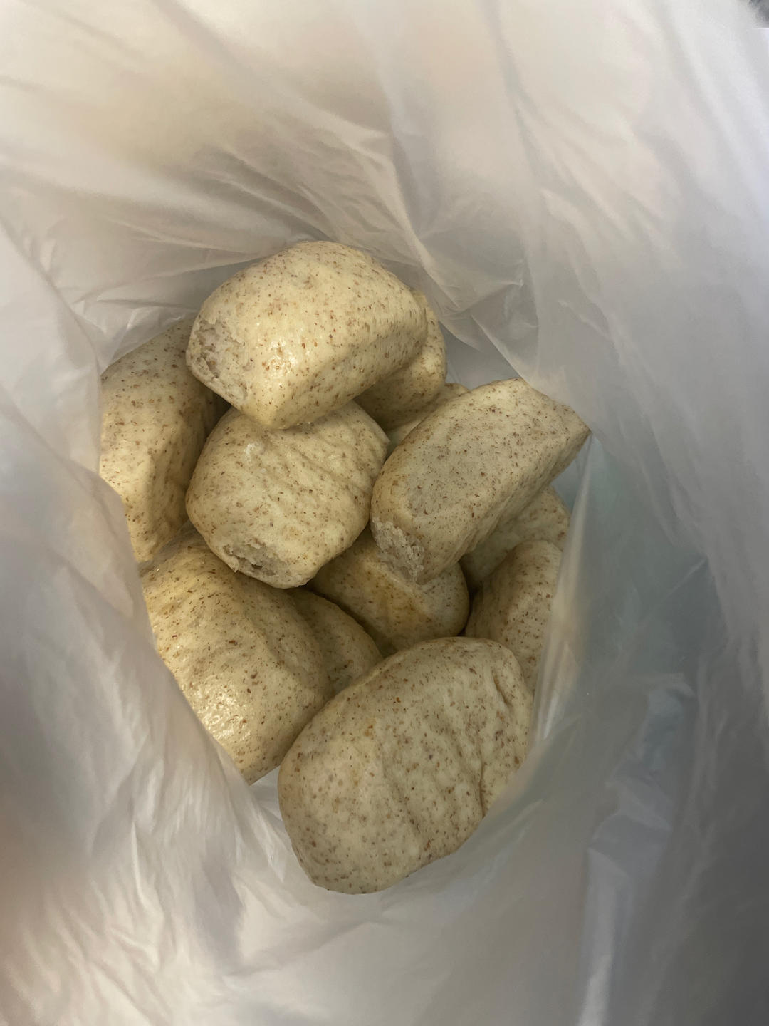 无油无糖松软的全麦馒头