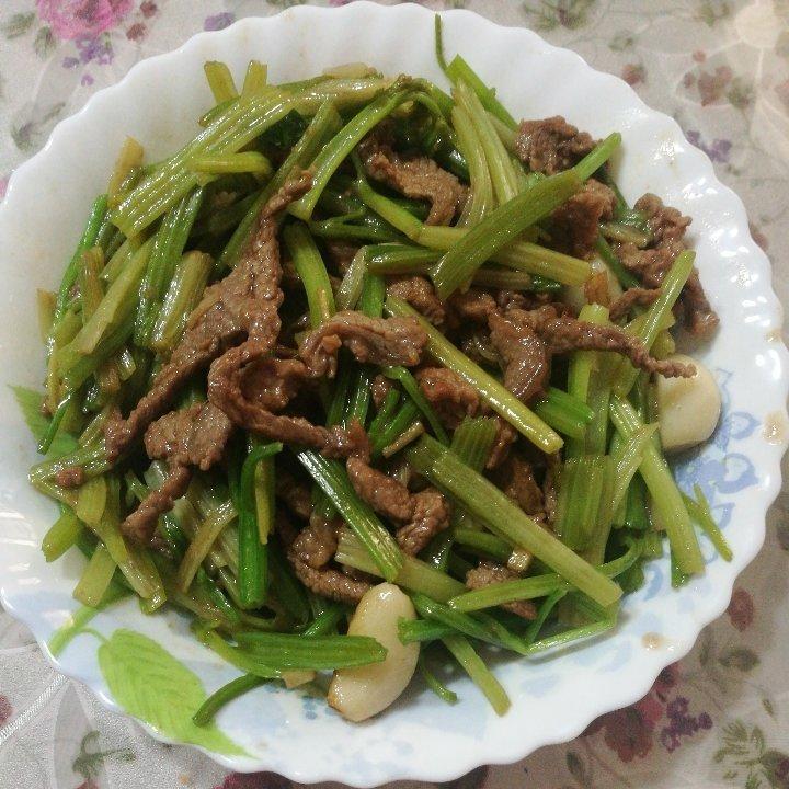 芹菜炒牛肉【附让牛肉嫩嫩的小秘密】