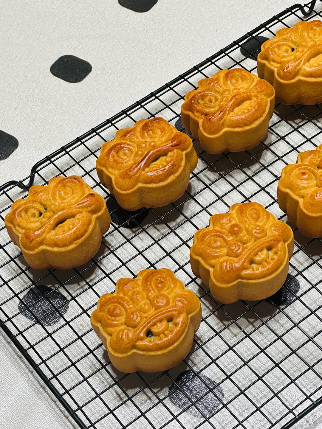 广式月饼蛋黄月饼🥮详细简单做法（新手必看易脱模）蛋黄生包不用先烤不用处理