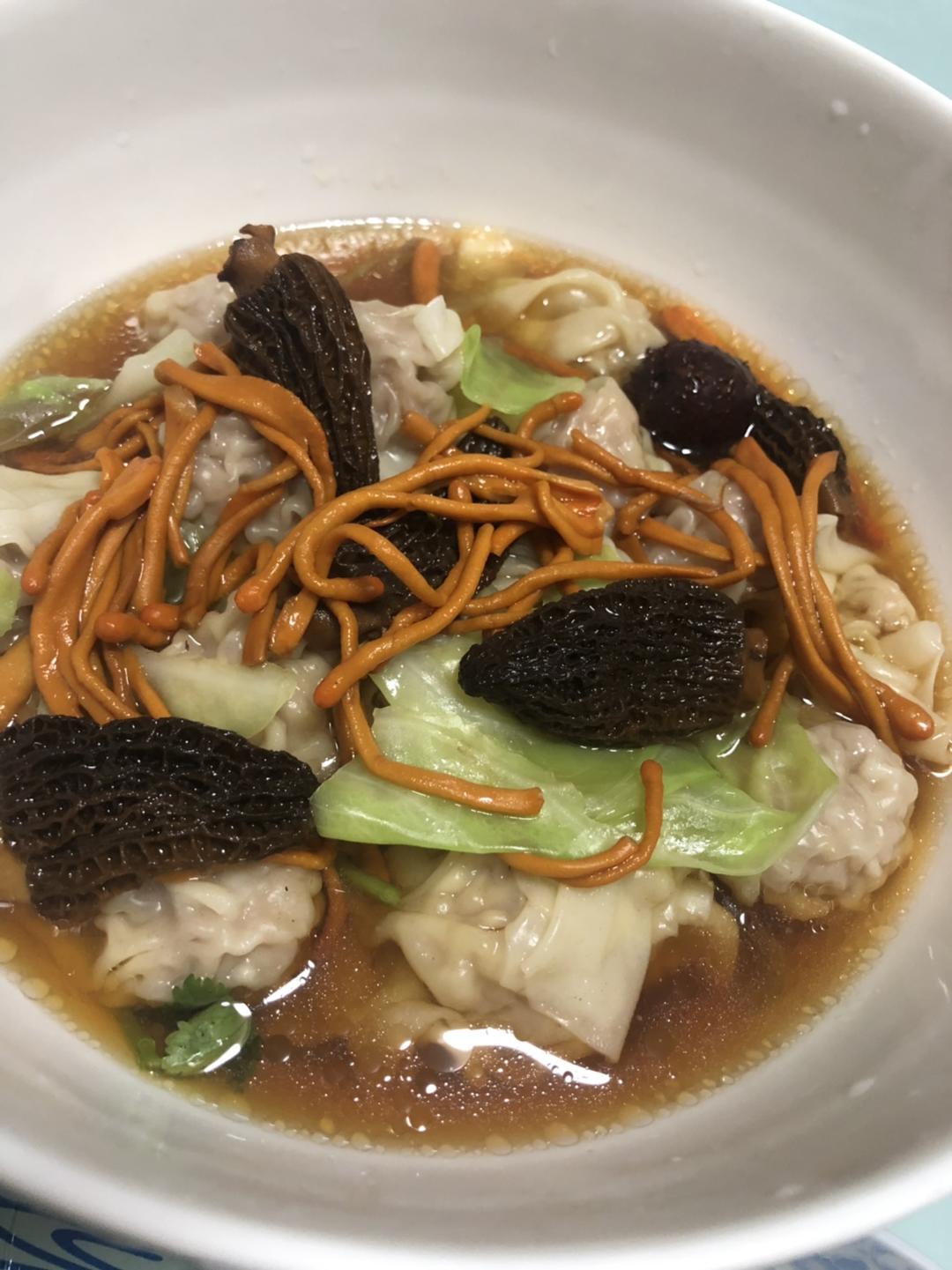 羊肚菌乌鸡汤的做法