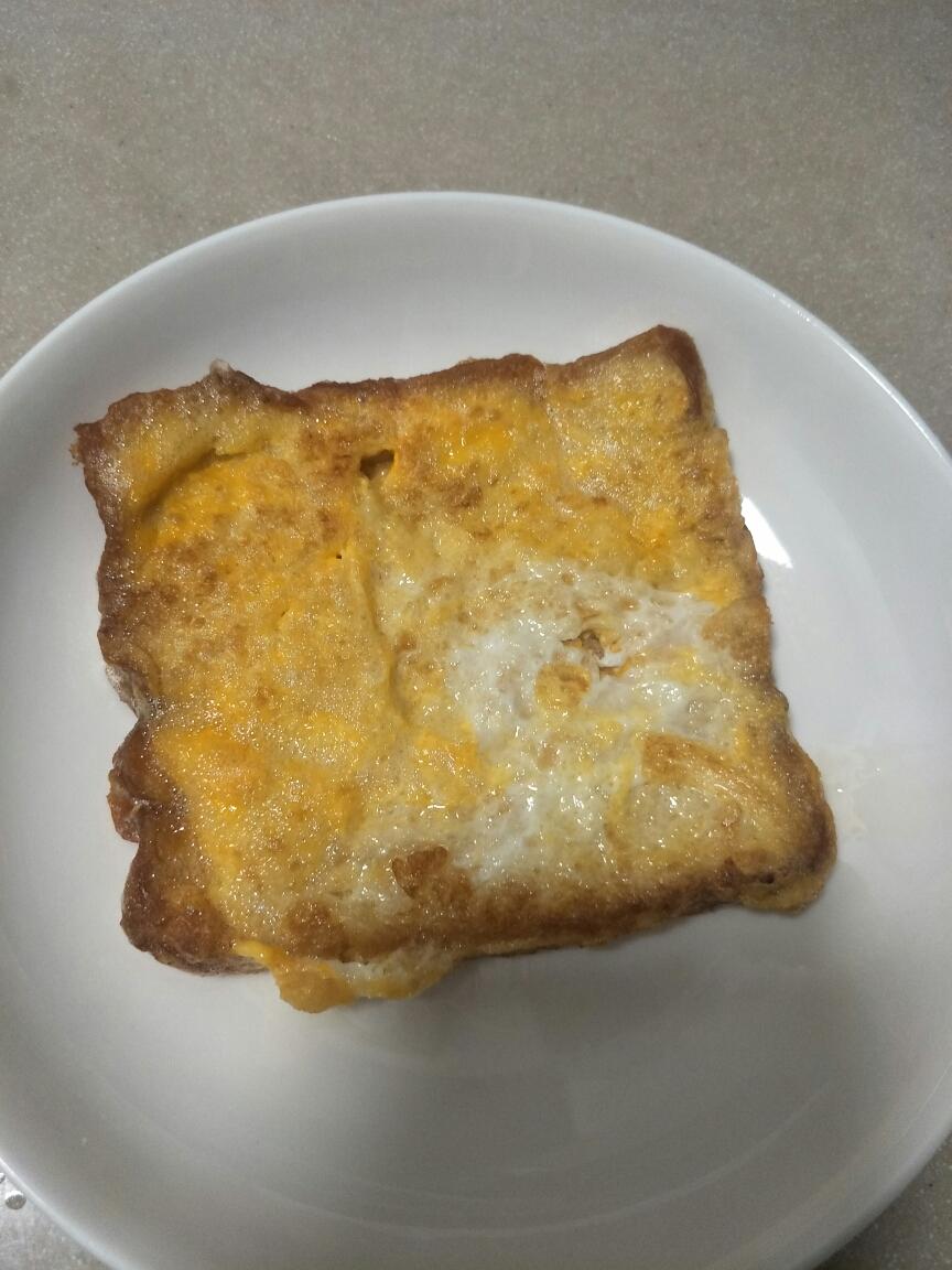 鸡蛋煎面包片的做法