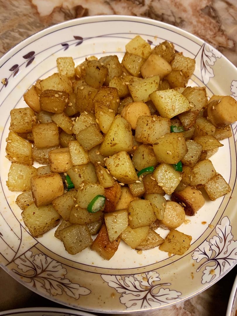 香辣过瘾❗️超好吃孜然火腿土豆丁，吃一口就沦陷❗️