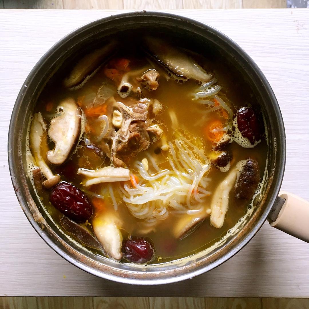 to_the_stars做的白汤羊蝎子火锅