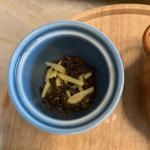 暖洋洋的生姜蜂蜜红茶的做法 步骤1
