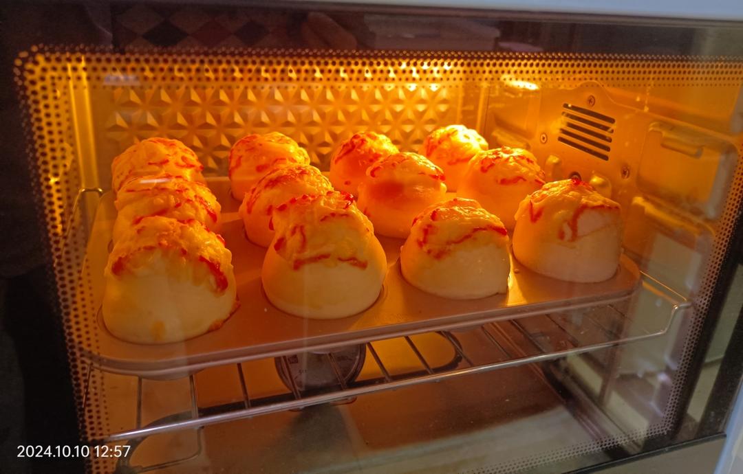 芝士肉松面包有着芝士百里香的称号