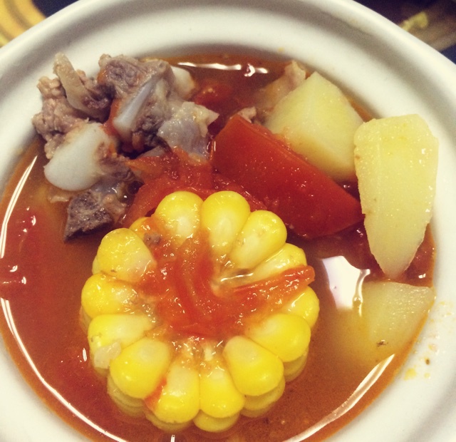 番茄土豆玉米排骨汤