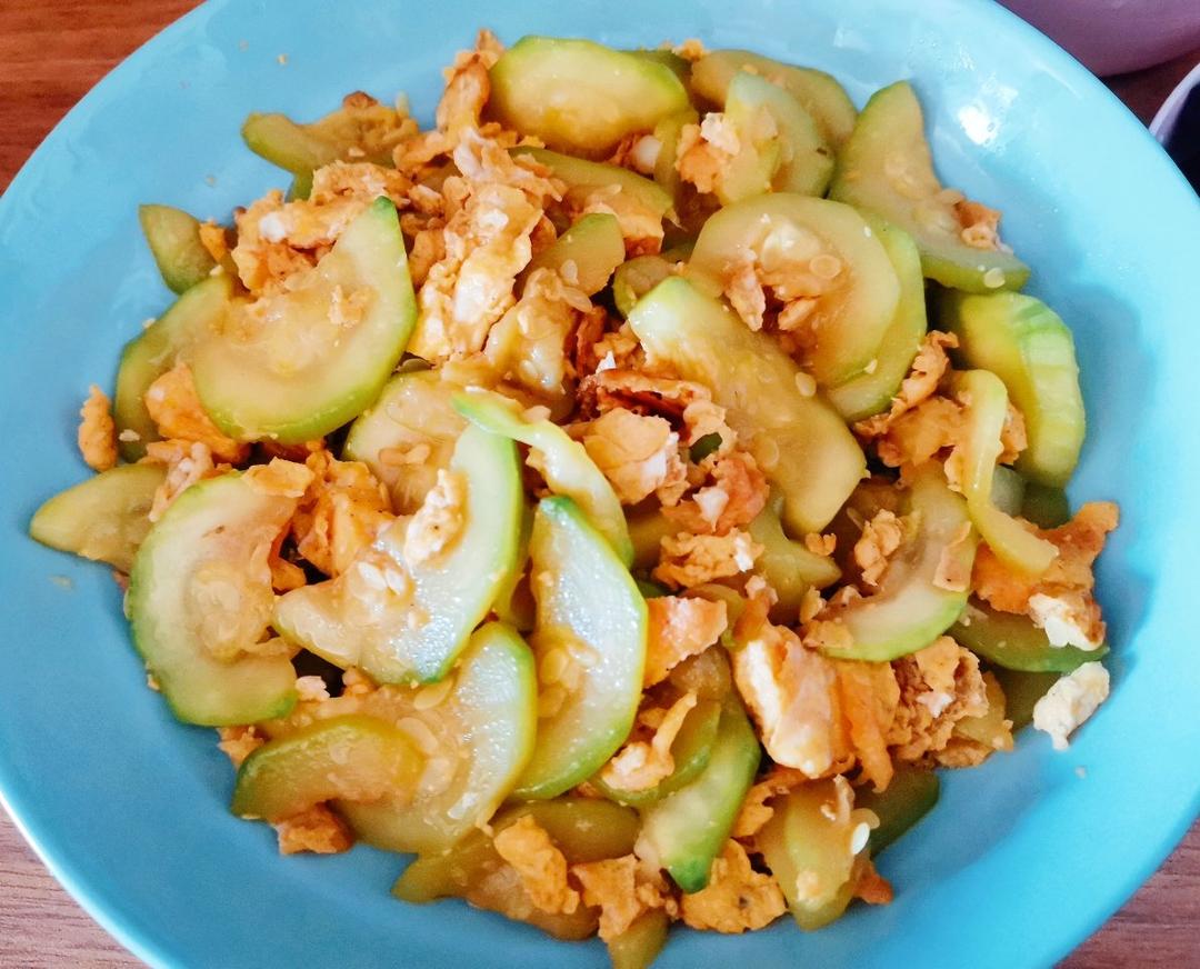 西葫芦炒鸡蛋(从不修图，拒绝夸张)