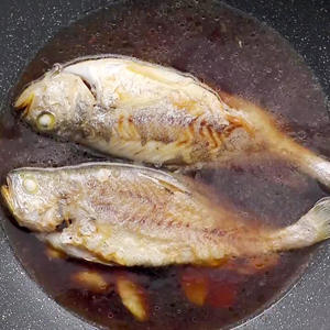 红烧黄花鱼的做法 步骤2
