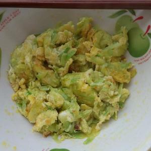 黄瓜丝炒鸡蛋的做法 步骤3