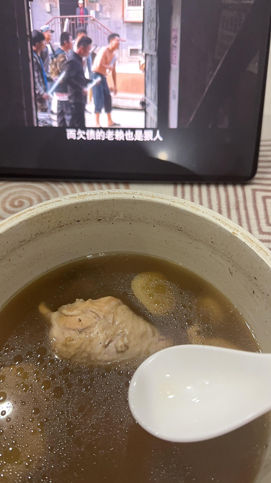 奶奶教的鲜香肥美香菇炖鸡汤