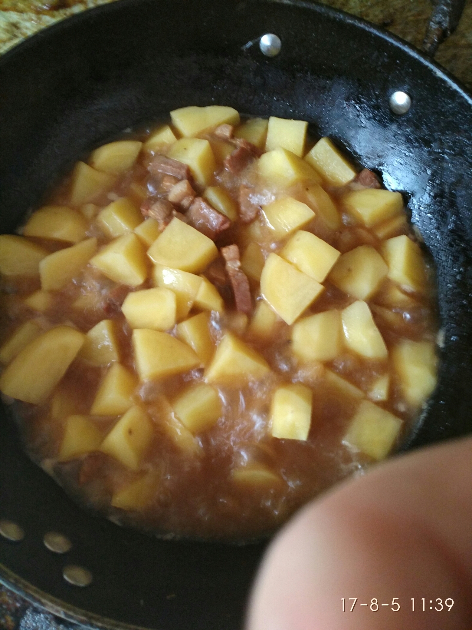 肉片炖土豆的做法