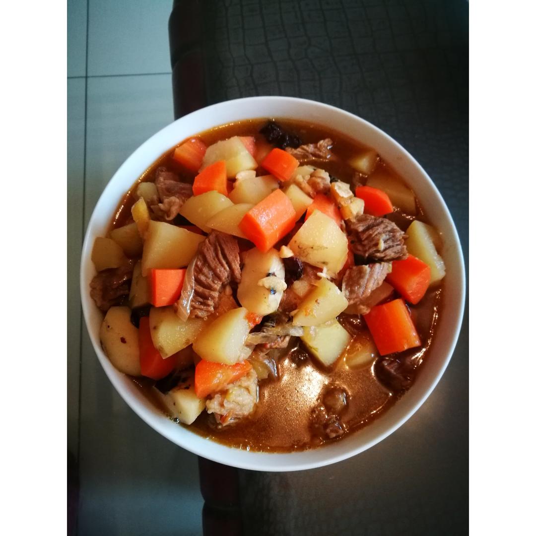红烧牛肉土豆 （独家秘制）
