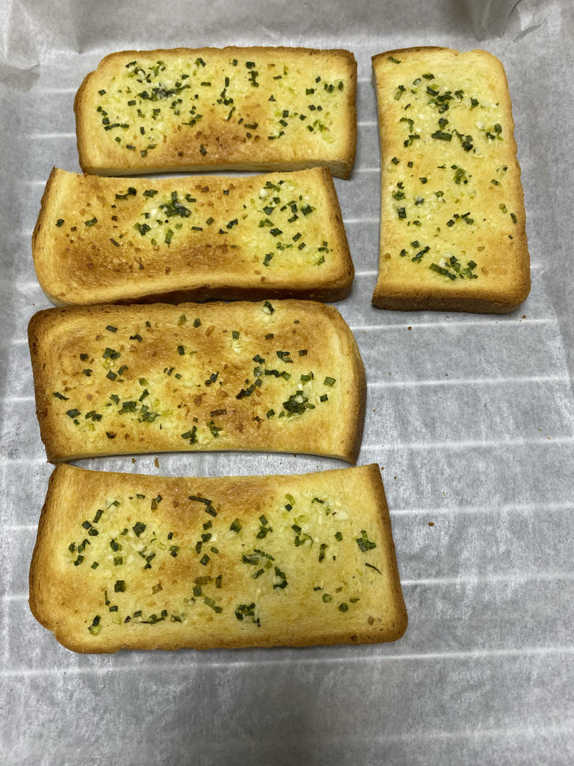 黄油蒜蓉烤土司