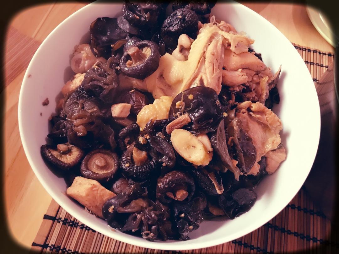 小鸡炖蘑菇