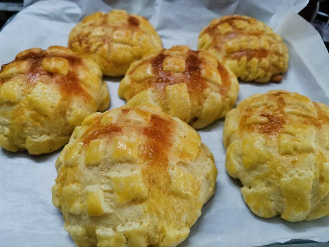 菠萝包-拒绝店里那些甜到吃不出香味的菠萝包
