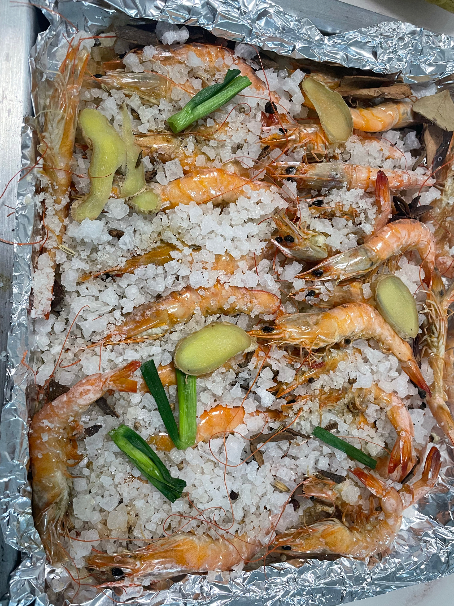 超简单的锡纸盐焗虾——烤箱版