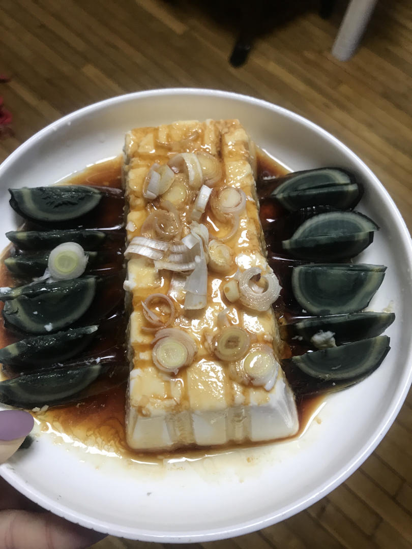 凉拌皮蛋豆腐