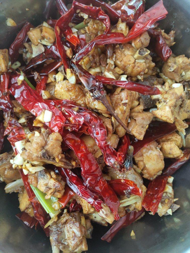 新疆柴窝堡辣子鸡（跟饭馆没差别）