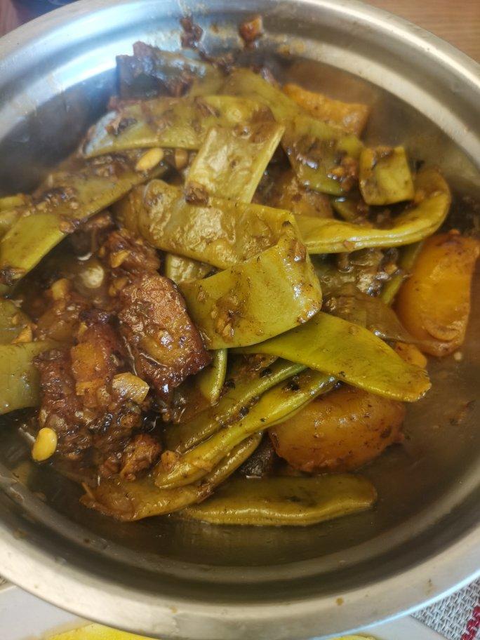 秘制土豆豆角炖肉
