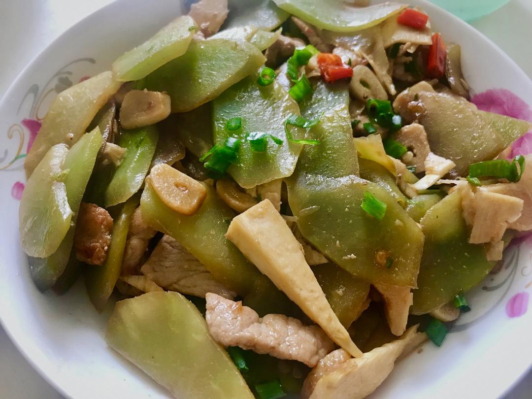 莴笋炒肉