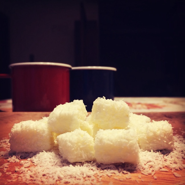椰丝牛奶小方糕